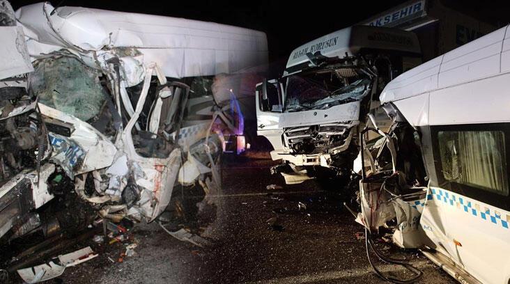 Düğünden dönenleri taşıyan minibüs ile kamyon çarpıştı; 7 ölü, 9 yaralı