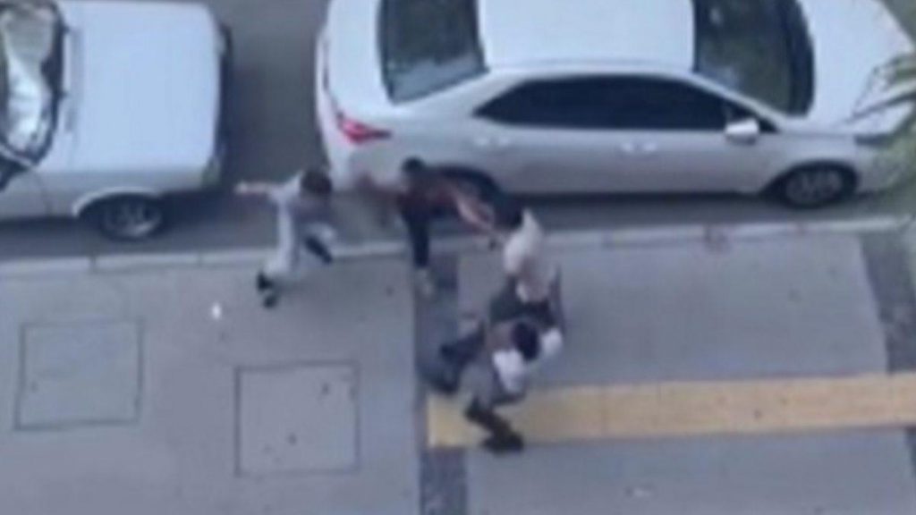 İzmir’de hengame ettiği bireylere salladığı bıçak, nişanlısını yaraladı