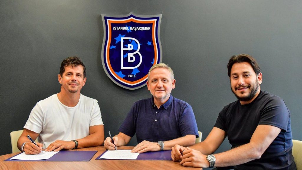 Emre Belözoğlu, Başakşehir ile mukavele yeniledi