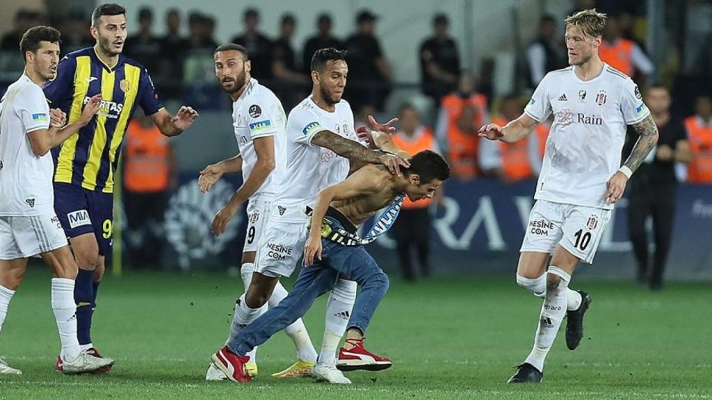 Eski hakem Deniz Çoban, Josef’in kırmızı kartını değerlendirdi