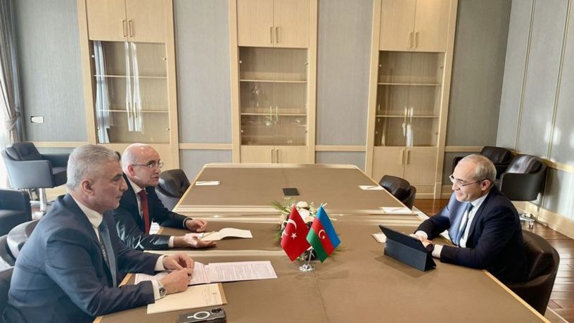 Bakan Şimşek ve Bolat, Azerbaycan Ekonomi Bakanı ile görüştü