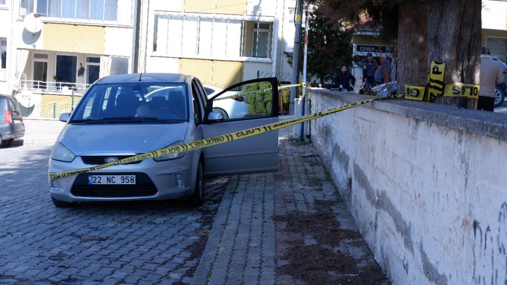 Edirne’de yaşlı adam park halindeki araçta ölü bulundu